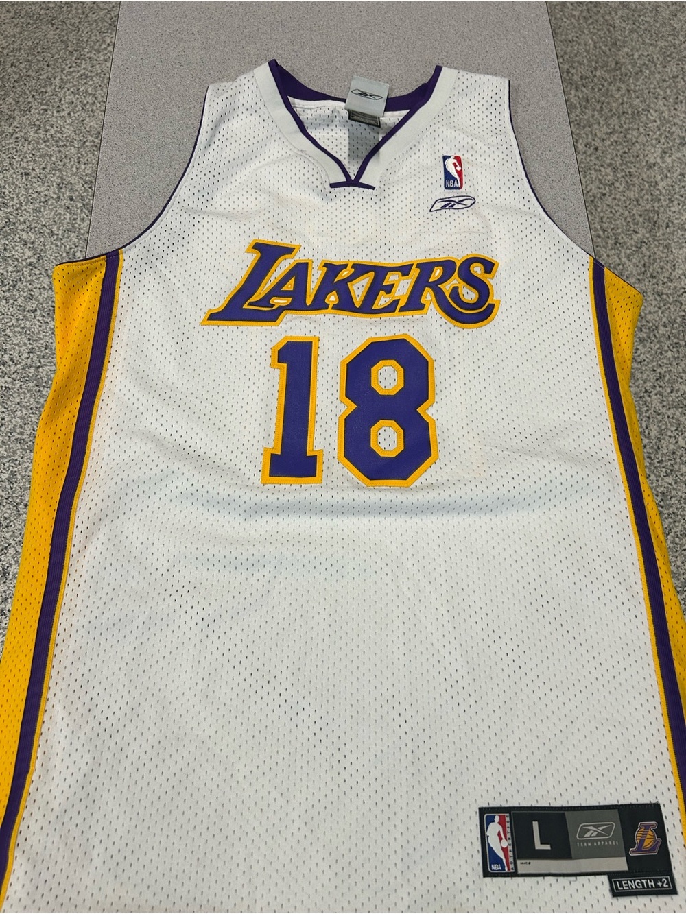 Reebok Los Angeles Lakers White/Purple/Gold #18 Jersey - Large vujacic